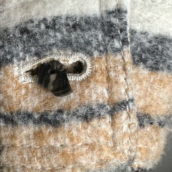 Old Navy Plaid Sherpa Jacket Petite Small Button Front Coat Tan Cream Black Warm - Picture 6 of 8